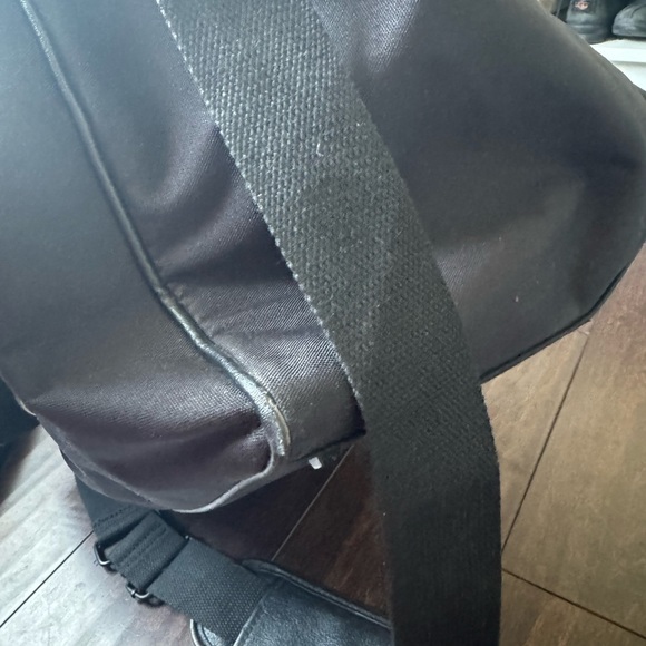 BEIS east to west tote - Picture 3 of 5